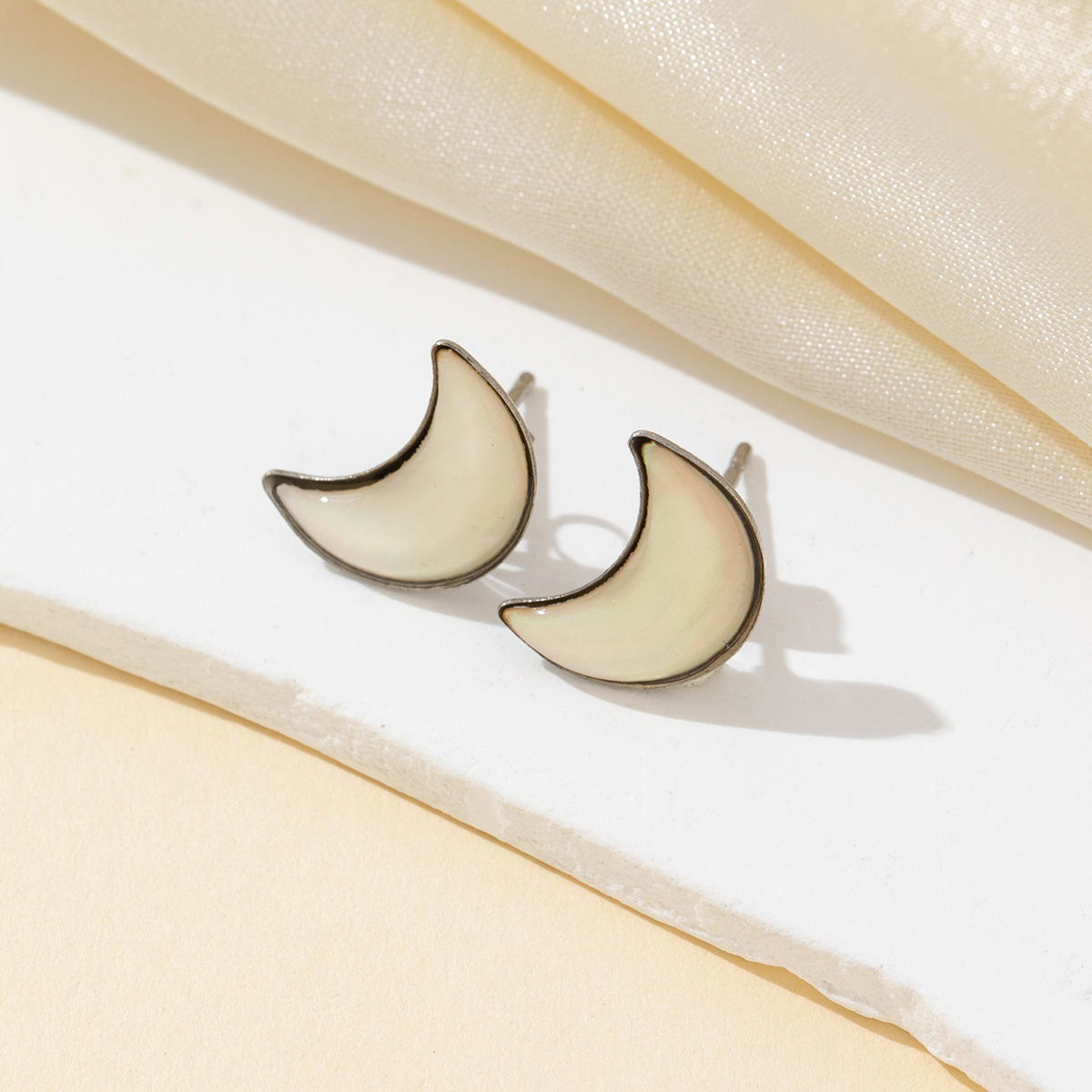 Jewelry Making Place - 2pcs Natural Shell White Moon Shape