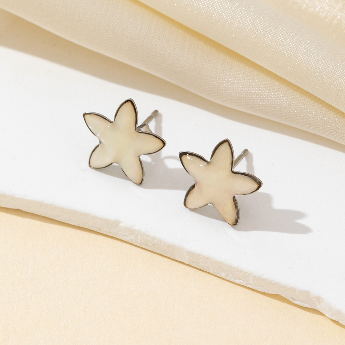 Jewelry Making Place - 2pcs Natural Shell White Pentagram Shape